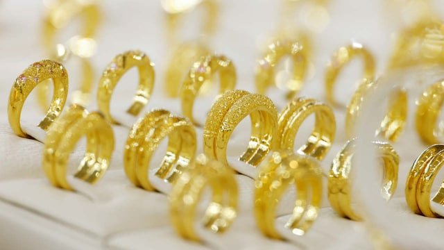 Gold price surge explained: Key factors driving rates and what buyers should know
