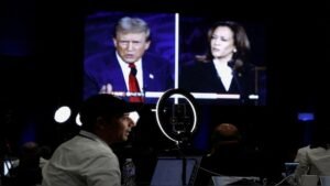 Harris’ lead over Trump dwindles to 44% vs. 43% in tight presidential race, poll finds