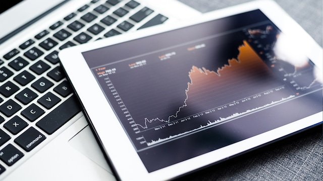 Analysts recommend buying ITC, Ipca Lab, ICICI Bank, CDSL and selling ACC, Cholamandalam Fin