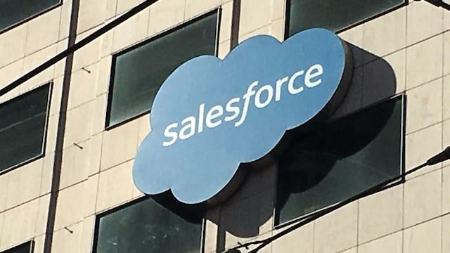 Salesforce shares jump 10% in extended trading on strong revenue, AI promise