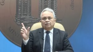 Kamla: The Finance Minister has ‘absolutely’ discredited himself