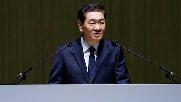 Samsung Electronics’ co-CEO dies at 63 while being treated for cardiac arrest