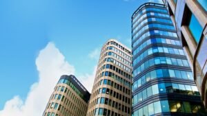 Luxury real estate booms while mid-income housing faces headwinds