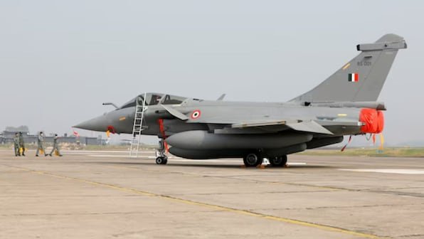India, France to sign their mega deal for Rafale-Marine fighter jets