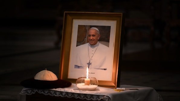 250,000 pay respect to Pope Francis as world leaders gather for funeral amid tight Vatican security