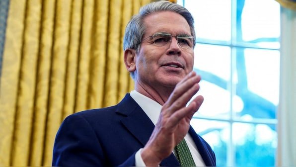 US treasury chief meets with Argentine president, praises economic progress